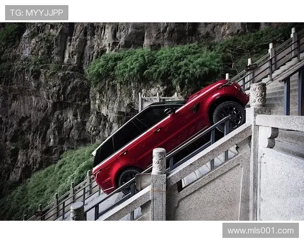 奇瑞复刻路虎攀爬天门山溜车撞断护栏:天门山景区回应景区系私人承包